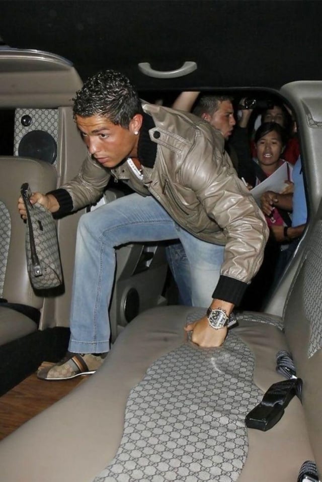 Throwback to a legend's styles in the 2000's