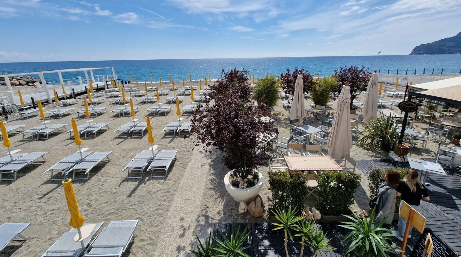 Spotorno today, Italy tomorrow: when the beaches become a political case