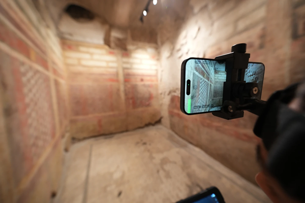 Ancient Rome meets modern technology as tourists visit restored, frescoed home via livestream tours