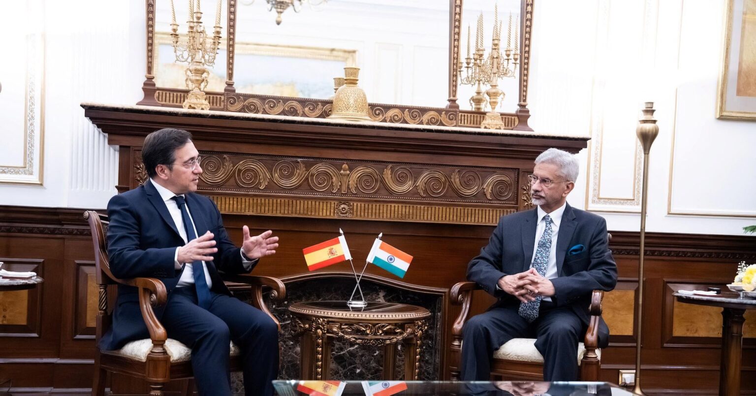 Spain urges EU to create joint army amid Greenland dispute