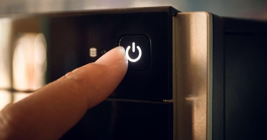 Windows 11 shutdown bug forces Microsoft into damage control