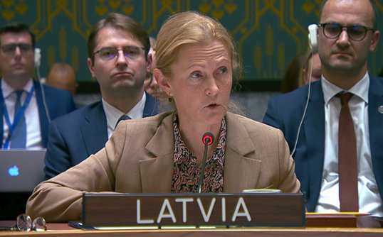 Sanita Pavļuta-Deslandes speaking at an emergency session of the UNSC on January 5th.