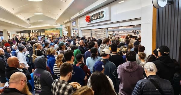 Massive queues as EB Games starts nationwide closing down sale Massive queues as EB Games starts nationwide closing down sale