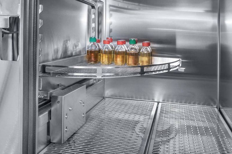 SKAN installs first pure2 cleanroom isolator in Sweden