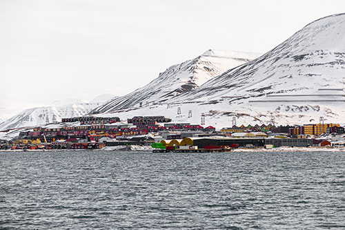 Space Norway and the Norwegian Defence Estates Agency sign deal to build a Jan Mayen cable landing station for the Arctic Way subsea system.