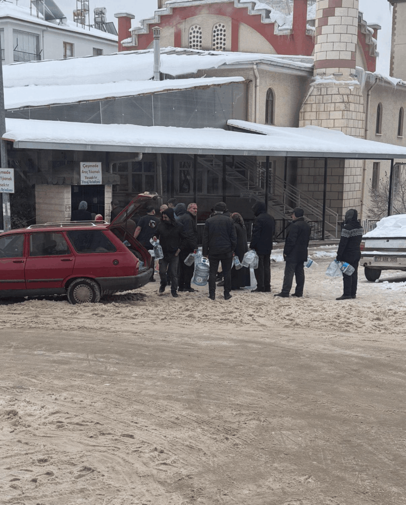 While AKP is criticizing Ankara Municipality, it has not been able to provide water to Elazığ, which it governs, for 40 hours.