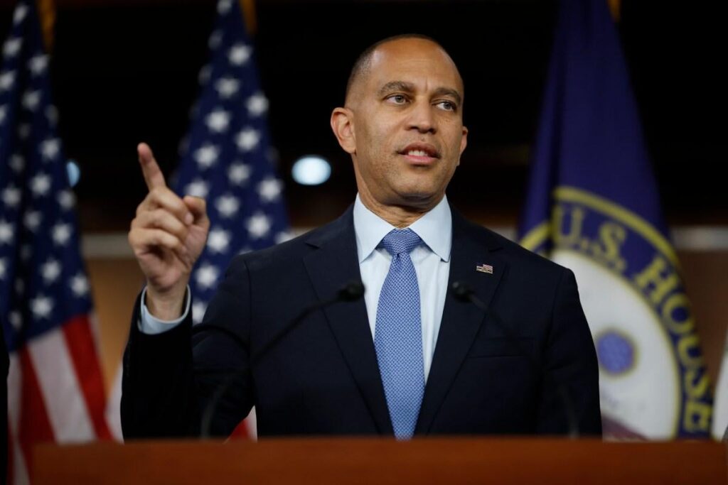 Hakeem Jeffries Calls for Investigation Into Trump Health