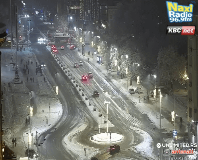 Nikola Pašić Square opened to traffic after nine months
