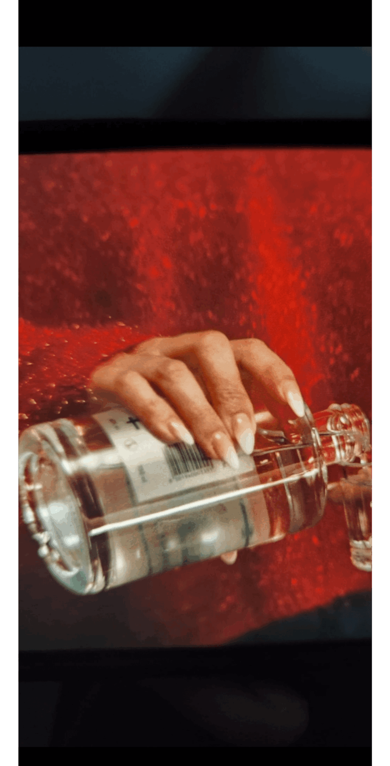 What alcohol is this? From netflix totenfrau What alcohol is this? From netflix totenfrau