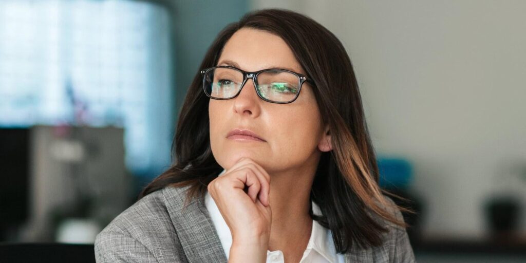 Women tend to downplay their gender in workplaces with masculinity contest cultures. Study suggests that when organizational norms glorify masculine traits, women tend to feel that their social identity is less valued. As a coping mechanism, they may hide or downplay their gender to fit in.