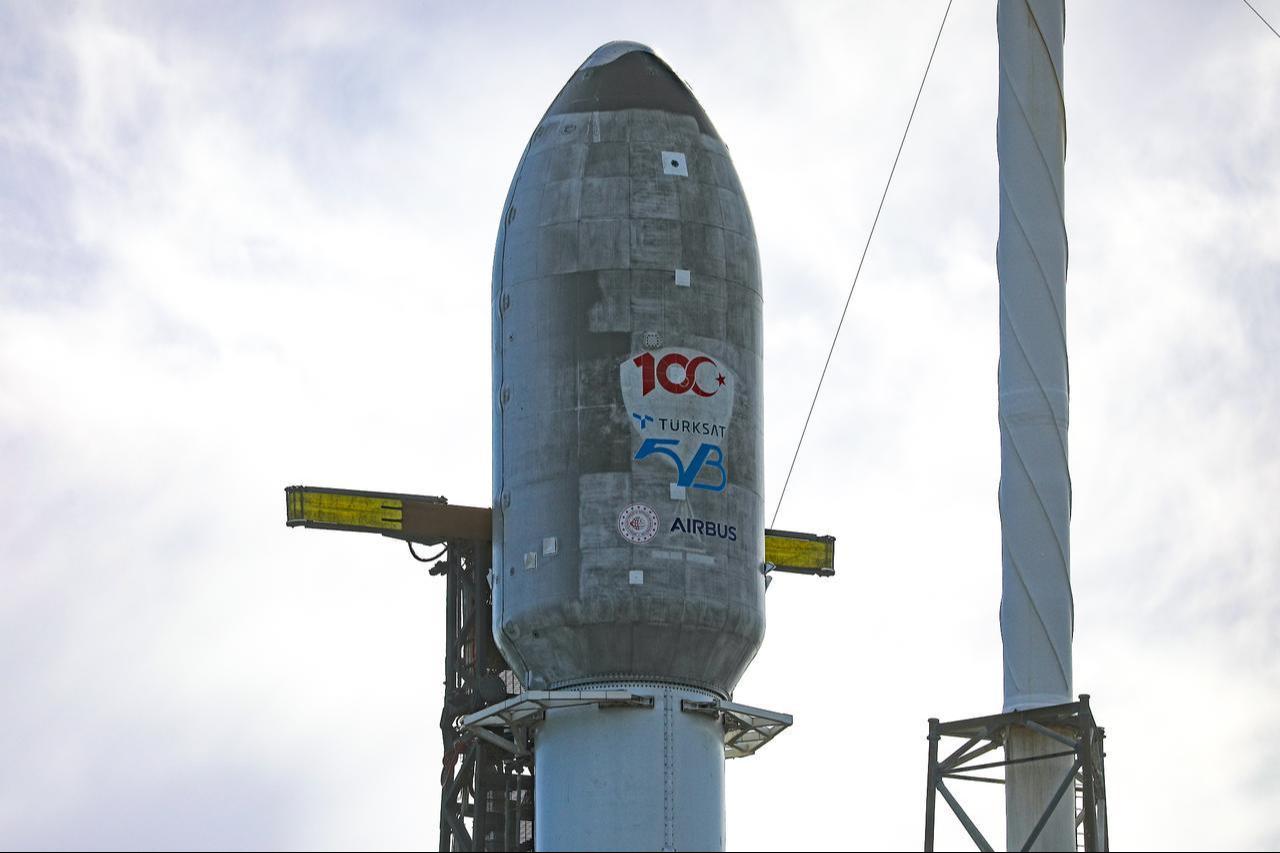 A Falcon 9 rocket carrying Türkiye’s new telecommunication satellite Turksat 5B stands ready for launch on pad 40 at Cape Canaveral Space Force Station in Cape Canaveral, Florida, US on Dec. 18, 2021. (AA Photo)