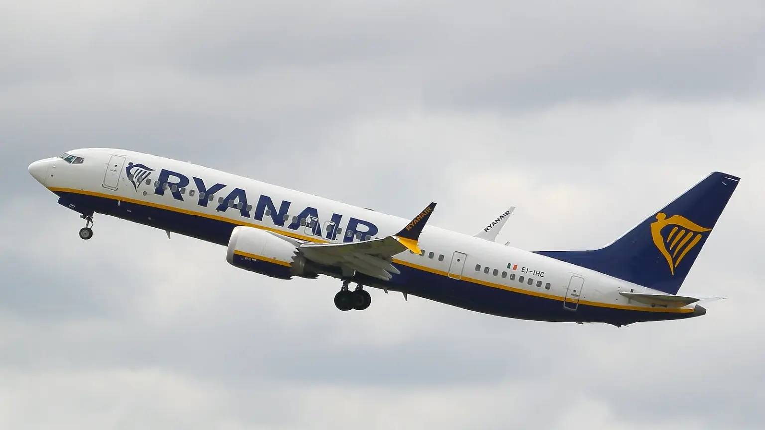 Ryanair to Reduce 1.1 Million Seats in Belgium Amid Tax Hikes