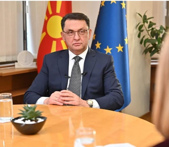 Why is the governor literally Chud?