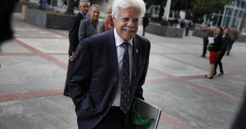 Rob Caughlan, fierce defender of the coastline and Surfrider leader, dies