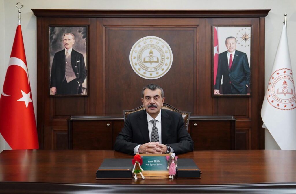 Statement from Yusuf Tekin on the claim of removing Atatürk from the report cards: This is a clear intention of reading.