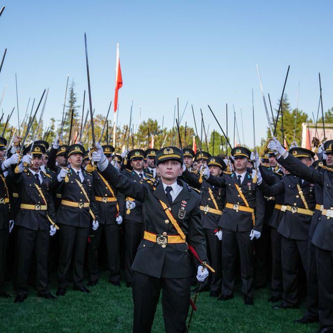 The disciplinary penalty of Fatih Kaya, one of the lieutenants dismissed from the Turkish Armed Forces, was lifted by court decision.