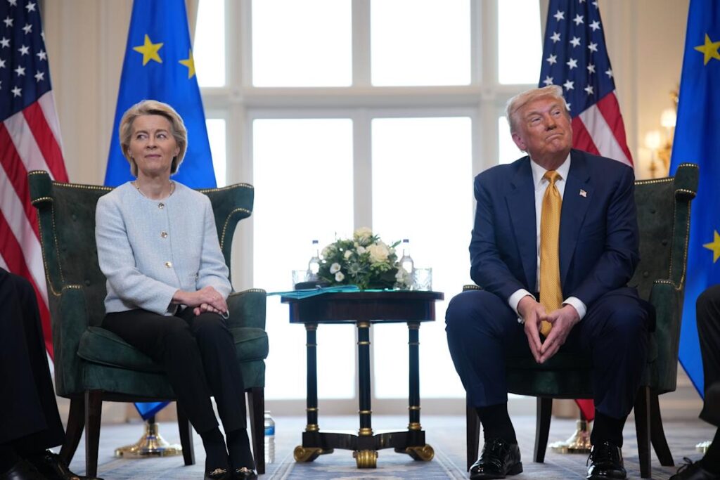 EU set to suspend US trade deal over Trump's new tariff threat. (in English)