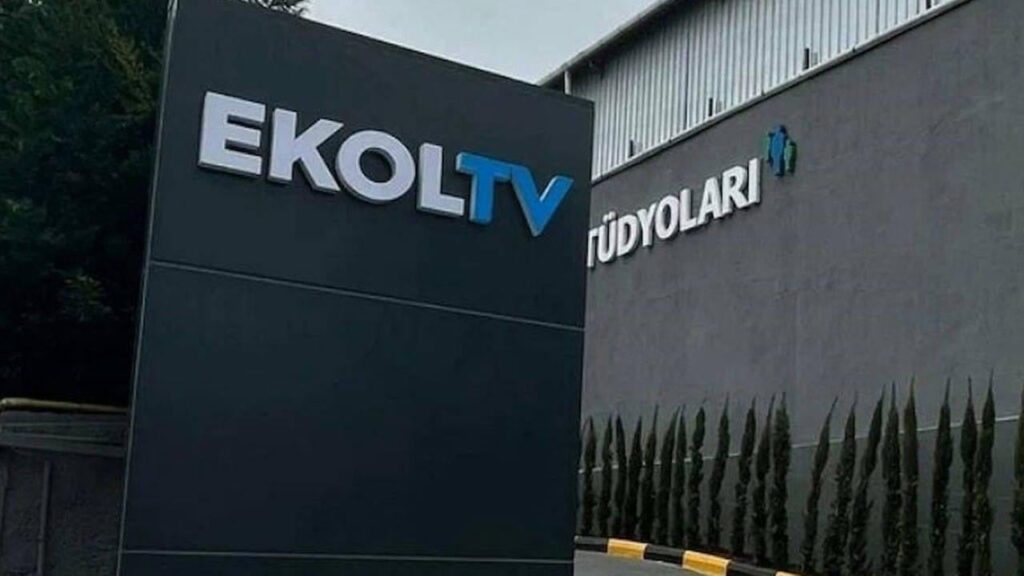 [AKP Adalet Sistemi] [2025 Aralık Operasyonu]  While CHP Group Deputy Chairman Murat Emir's social media posts for Ekol TV were blocked from access, BirGün newspaper reporter İsmail Arı's posts were made invisible from Türkiye.