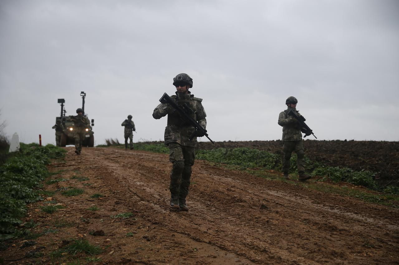 Turkish soldiers serving on the Bulgarian border in Edirne, Türkiye, during a patrol mission, Dec. 31, 2025. (AA Photo)