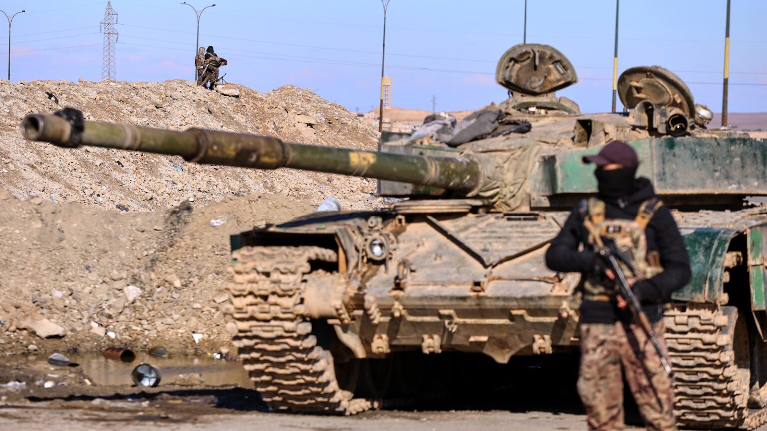 Syrian interior ministry: 120 Islamic State group members escape from prison amid clashes Syrian interior ministry: 120 Islamic State group members escape from prison amid clashes