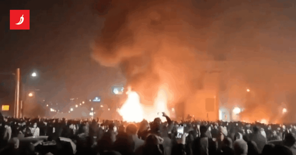 Iran is burning, more and more dead and wounded, "falling" cities. Is the Islamist regime over?