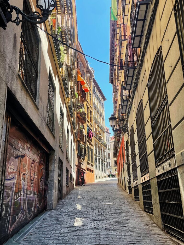 I find these forgotten streets of Madrid better than the glamorous ones of Italy