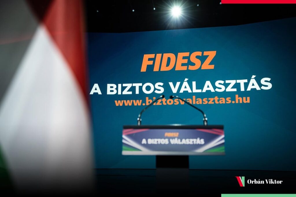 Leaked press photos from the Fidesz congress! 😎😇