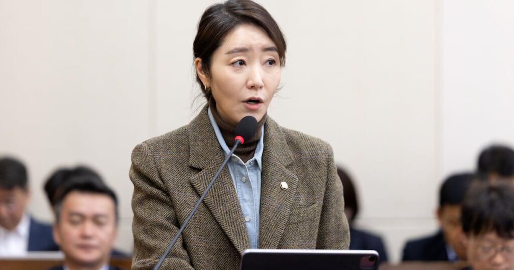 Jung Chung-rae Orders Probe into Kang Sun-woo’s 100M Won Gift Jung Chung-rae Orders Probe into Kang Sun-woo’s 100M Won Gift