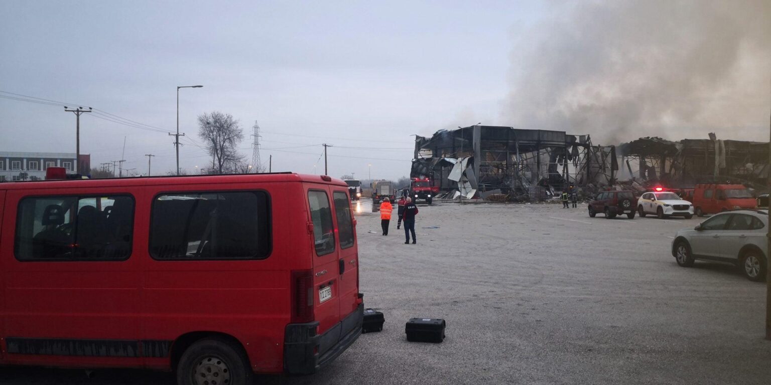Fire at the Violanda factory in Trikala: 3 women were found dead - Information on a fourth body