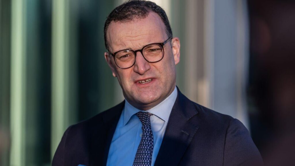 Jens Spahn: SPD accuses CDU-CSU parliamentary group leader of having sympathies for Donald Trump Jens Spahn: SPD accuses CDU-CSU parliamentary group leader of having sympathies for Donald Trump