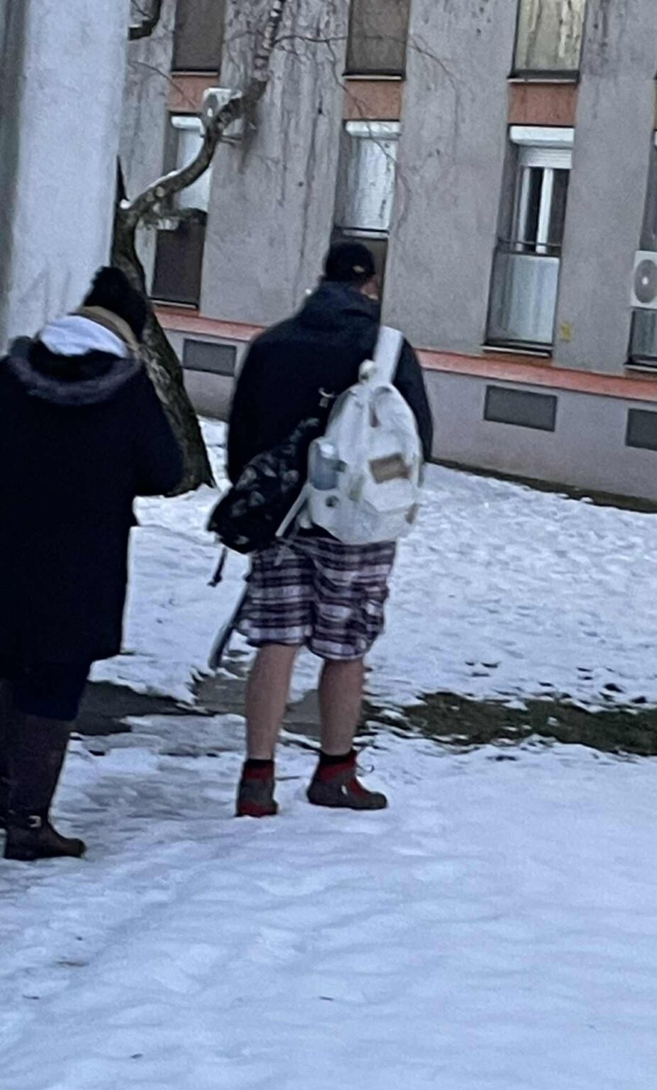 It's 7 am, I leave the house. It is not even an inch warmer than minus 8 degrees. I'm wearing 6 layers of clothes, yet I'm actively cold. And then...