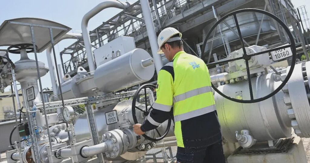 The governments of the member states accepted the export of Russian gas to the EU with Hungarian-Slovak no and 24 yes