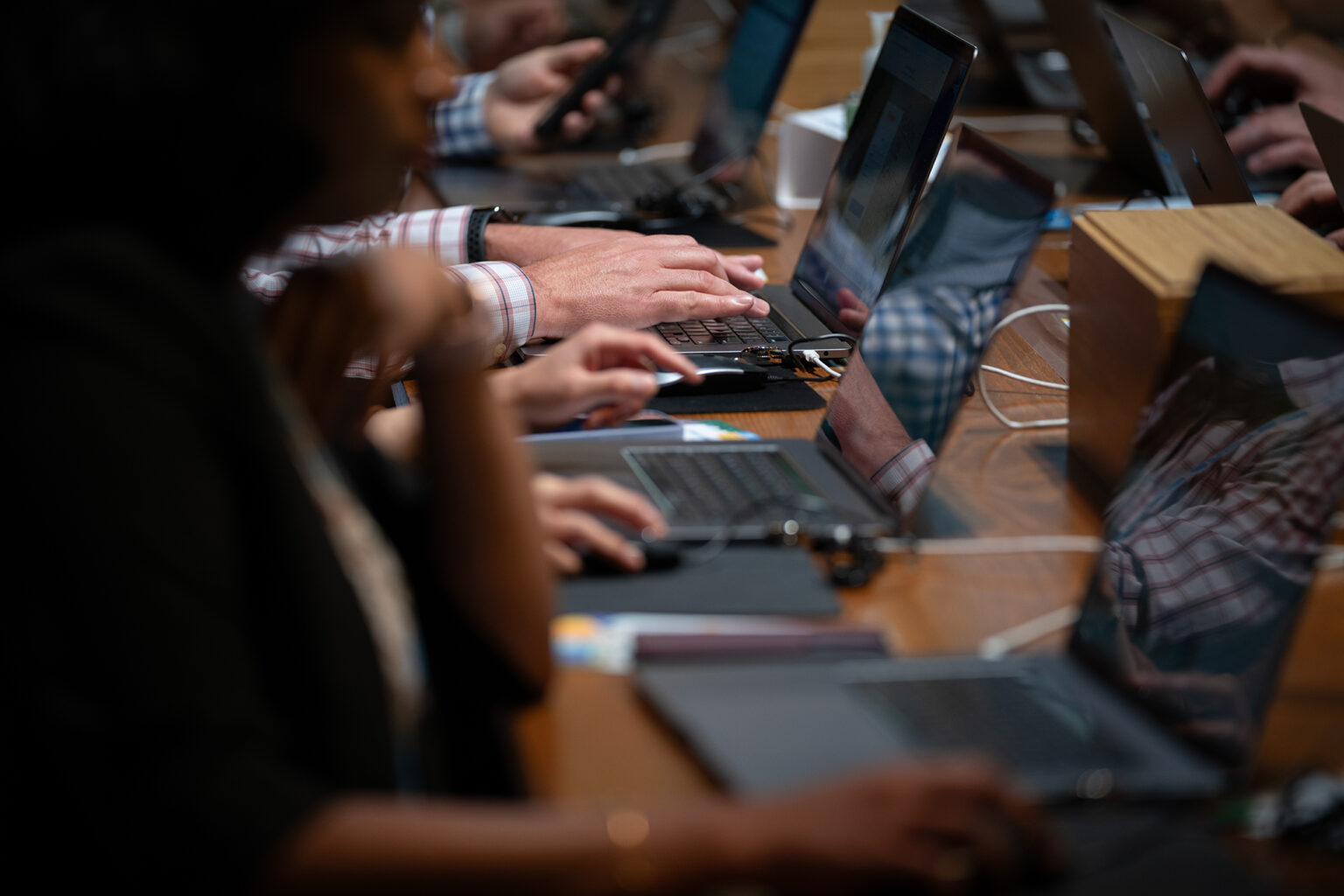 Silicon Valley flexes muscles in governor's race, tax battle