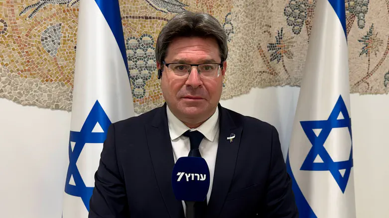 Akunis demands cancelling event supporting Hamas