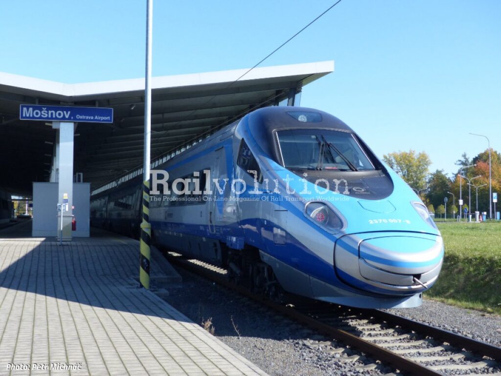 The Polish “Pendolino” will run on Czech tracks The Polish "Pendolino" will run on Czech tracks