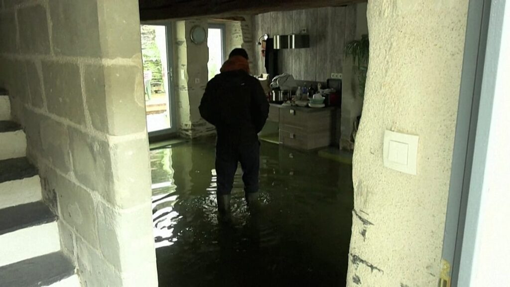 Video. France on edge as Loire floods and storm Pedro threatens more chaos