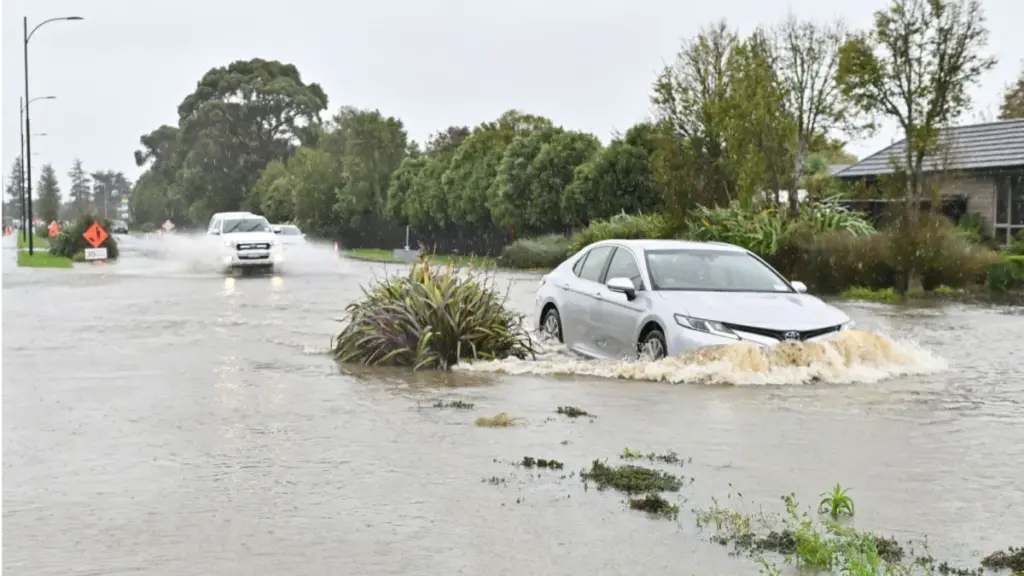 New Zealand Braces for More Flooding After Road Collapses, One Death