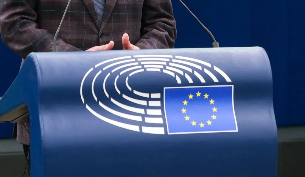 EU lawmakers propose that youth under 16 be barred from social media without parental consent