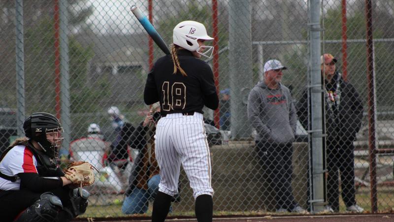 Harding Softball Sweeps Saturday Behind Dramatic Finish and Three Home Runs