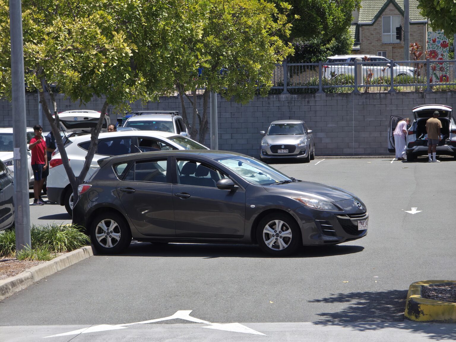 Best parking I've seen in a long time.