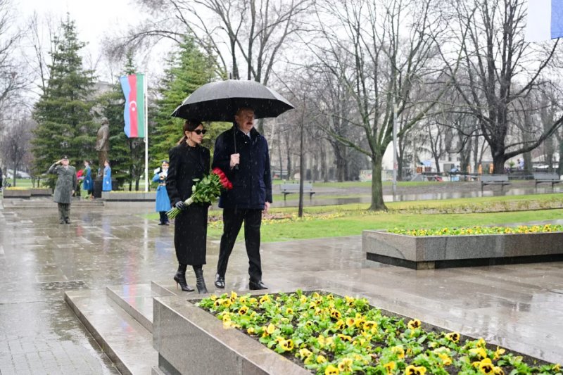 News about -  President Aliyev visits monuments to Azerbaijan's National Leader Heydar Aliyev, prominent Serbian writer in Belgrade  -PHOTO -VIDEO  