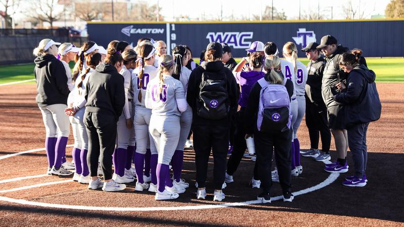 Tarleton State Softball splits Sunday doubleheader with Stephen F. Austin