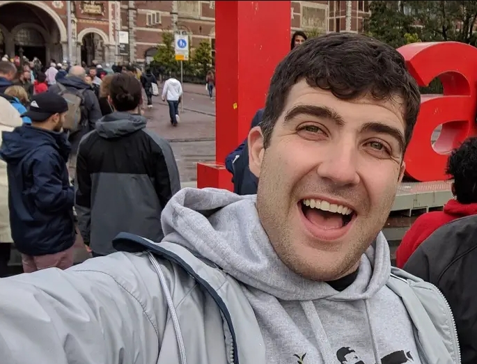 As AI Floods the Creator Economy, Side Hustle Review Pushes for Transparency