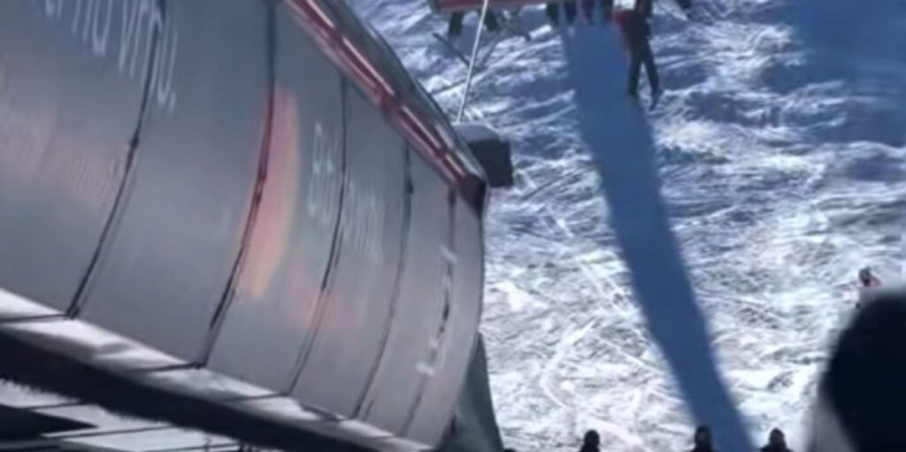 Child falls from cable car in Bosnia and Herzegovina, escapes the worst