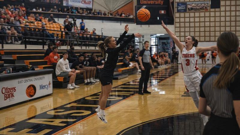 No. 10 Harding weathers East Central rally, extends win streak to eight