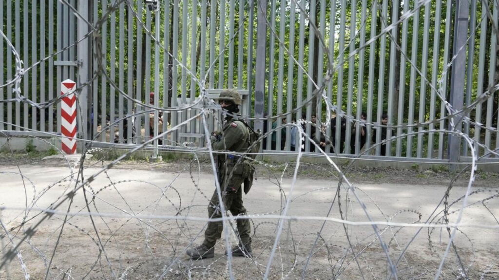 Poland prepares to lay mines to defend eastern borders…