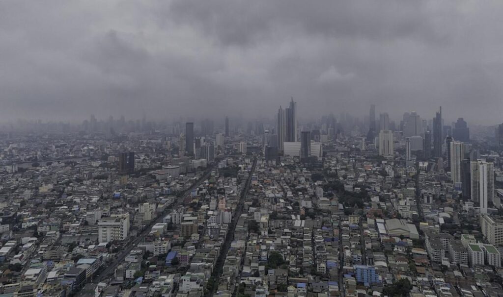 Experts raise red flags on overlooked threat that could devastate economy: 'Material risks'