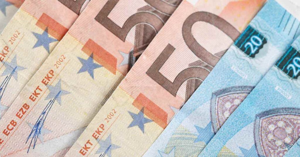 Finland sees fewer counterfeit banknotes as it increasingly goes cashless | Yle News