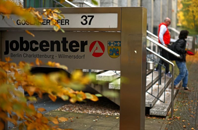 German unemployment stays above 3 million as weak economy takes toll | WTVB | 1590 AM · 95.5 FM