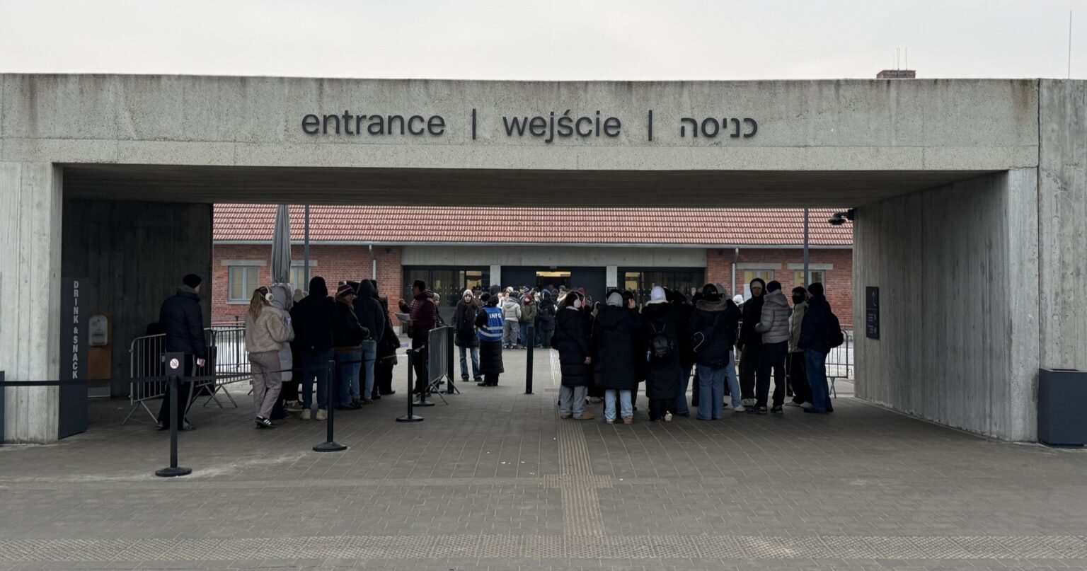Auschwitz Museum to stop selling entry tickets on site over “unethical practices” of travel firms